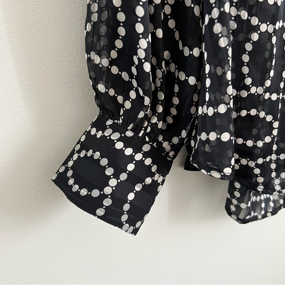 NWT H&M Crepe High Neck Blouse Pearl Necklace Print - Picture 4 of 5